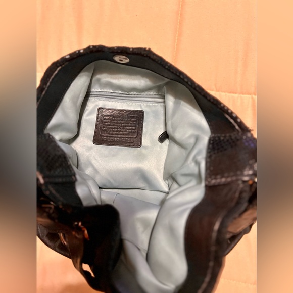 Authentic Coach - Picture 2 of 2